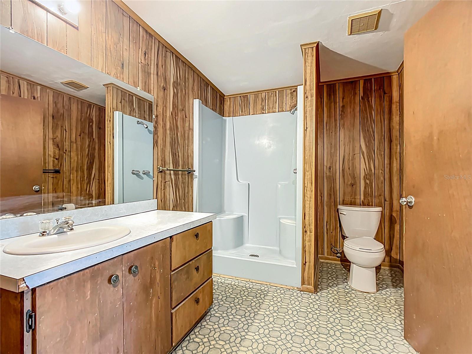 Image 17 of 42 For 1890 Kissengen Avenue