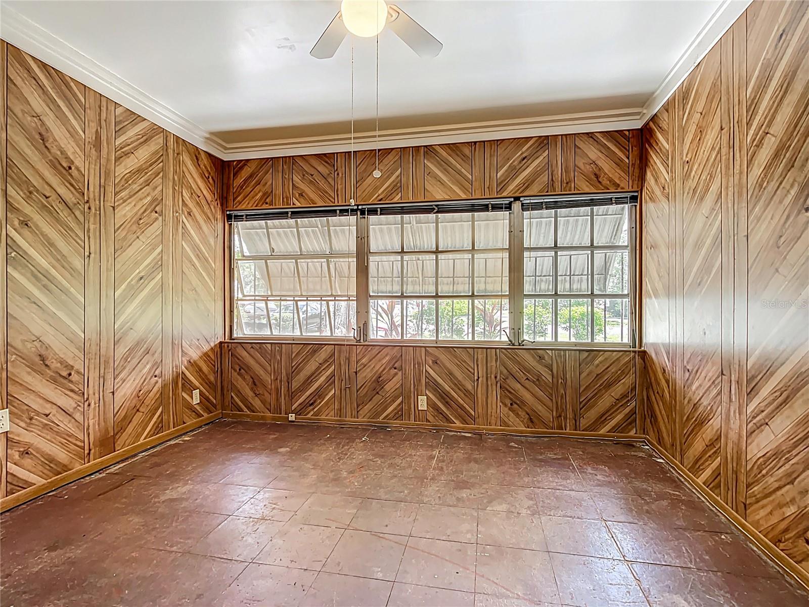 Image 18 of 42 For 1890 Kissengen Avenue