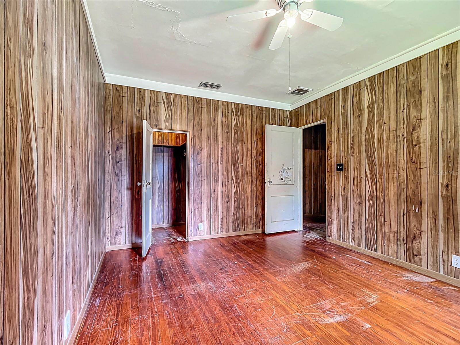 Image 24 of 42 For 1890 Kissengen Avenue