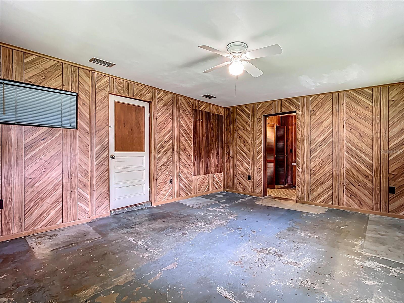 Image 25 of 42 For 1890 Kissengen Avenue