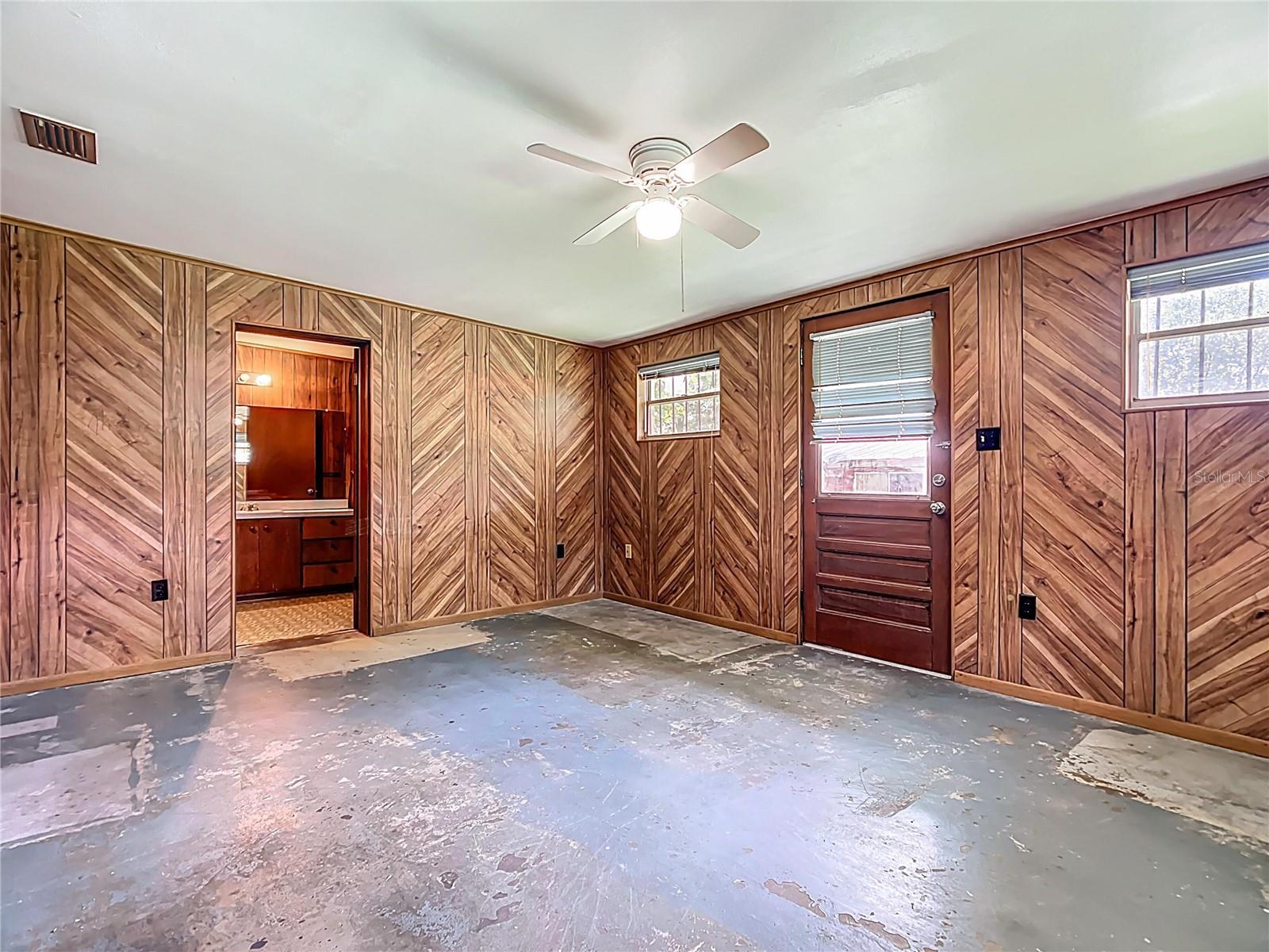 Image 26 of 42 For 1890 Kissengen Avenue