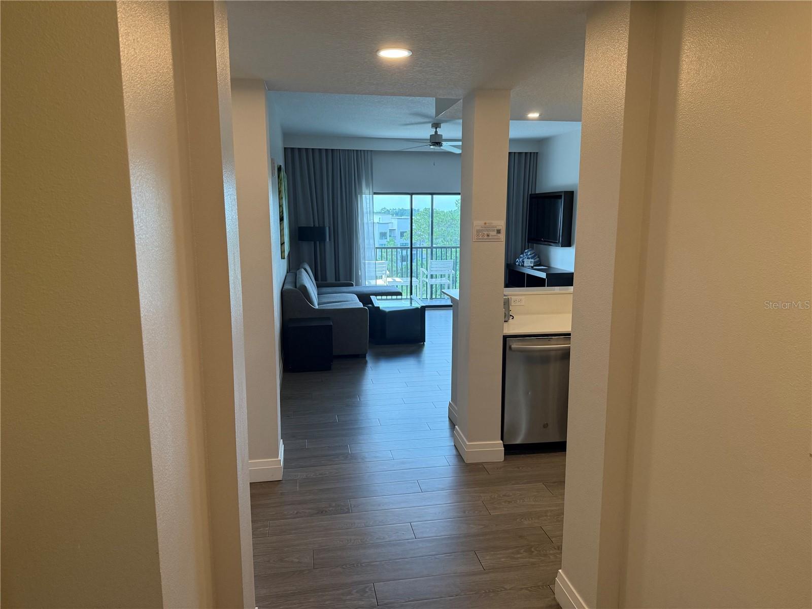 Image 12 of 51 For 14501 Grove Resort Avenue 2623