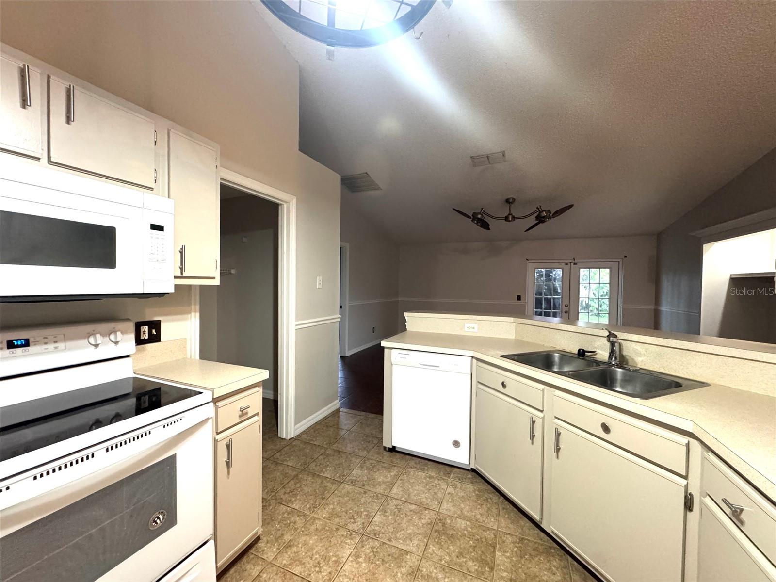 Image 10 of 28 For 2728 Corrigan Drive