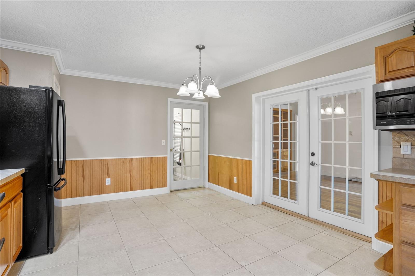 Image 19 of 47 For 256 Alpine Street
