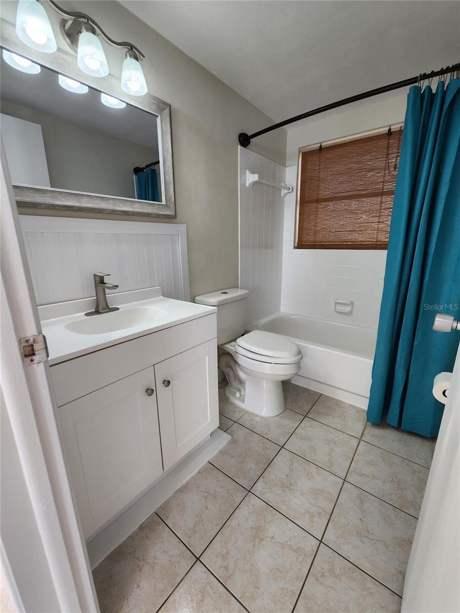 Image 10 of 17 For 11120 White Oak Lane