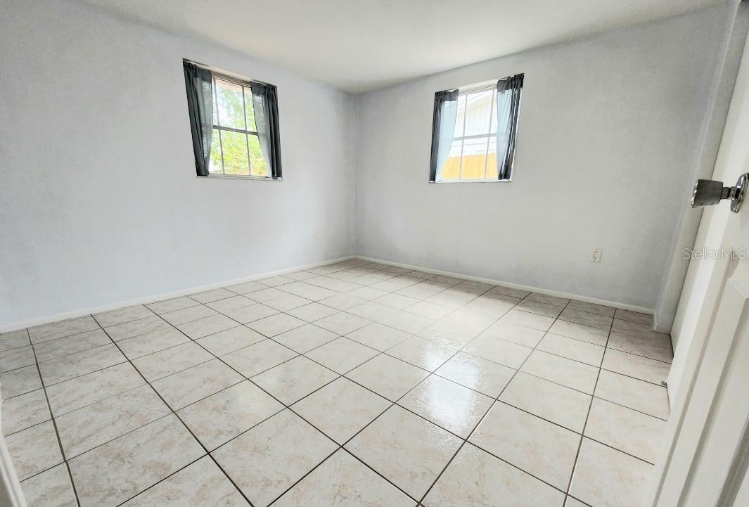 Image 17 of 17 For 11120 White Oak Lane