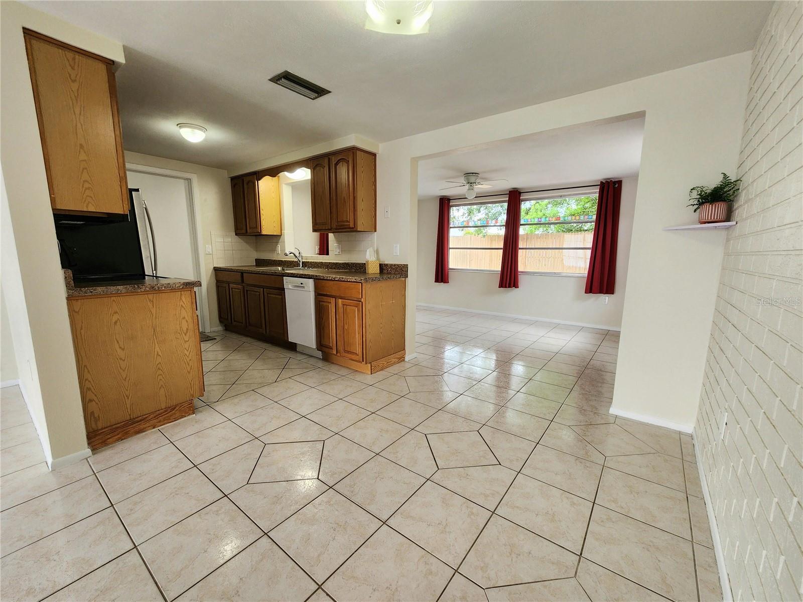 Image 4 of 17 For 11120 White Oak Lane