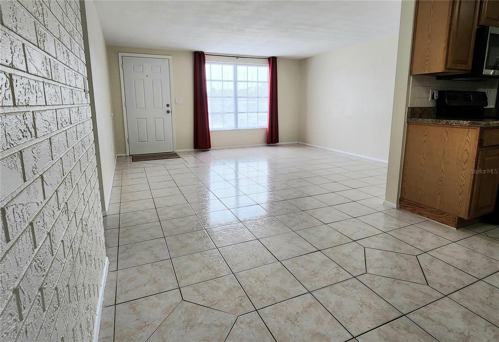 Image 7 of 17 For 11120 White Oak Lane