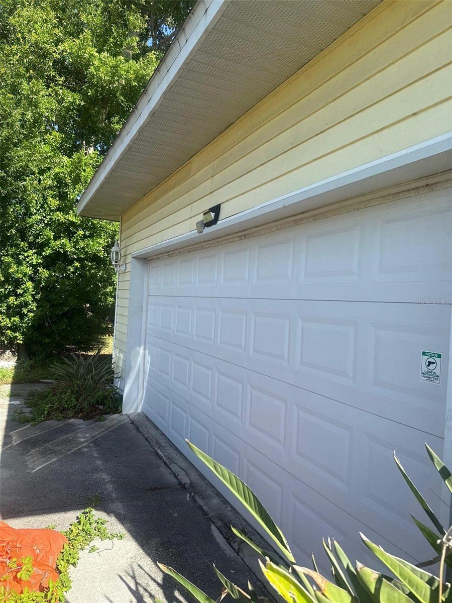 Image 2 of 10 For 533 Encarnacion Street