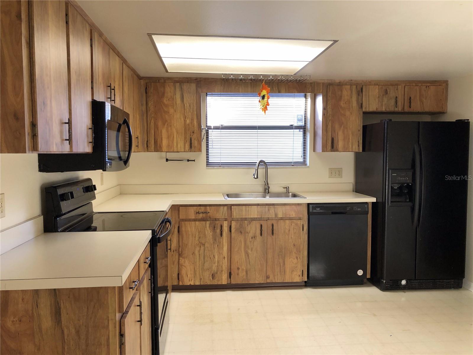 Image 2 of 30 For 8318 Sugarmill Street