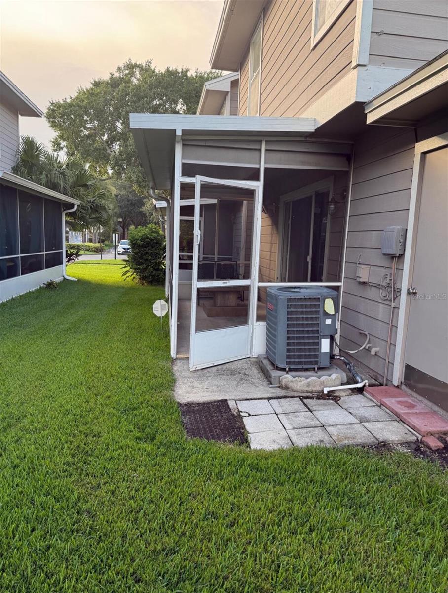 Image 17 of 32 For 12308 Shady Spring Way 107