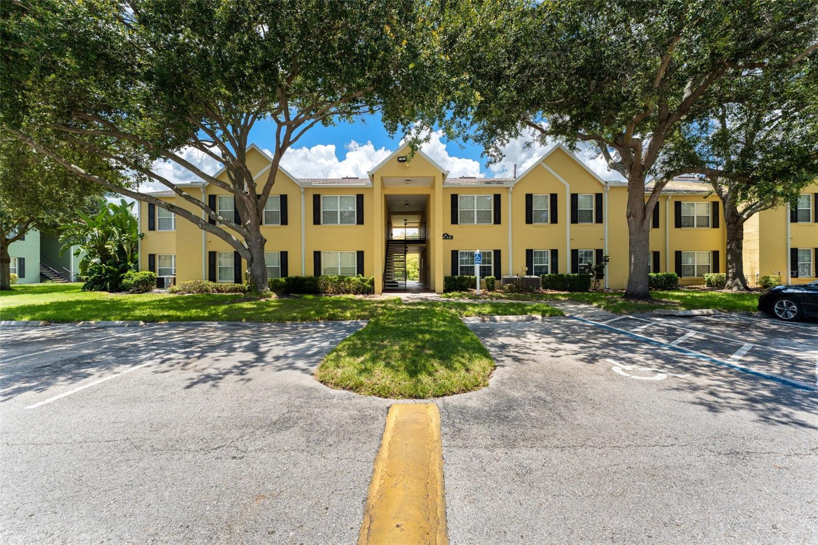 Image 2 of 35 For 2041 Dixie Belle Drive 2041c