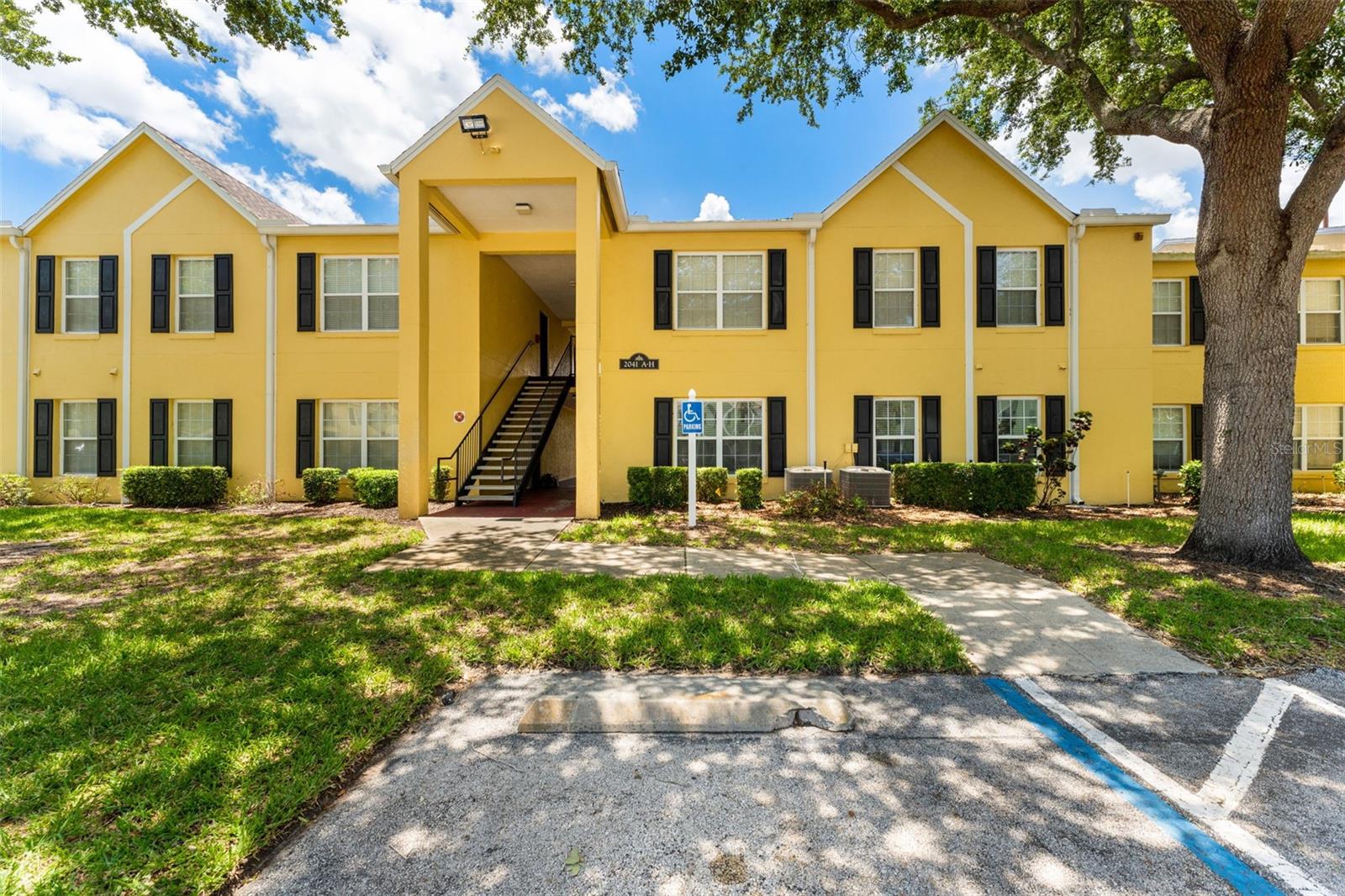 Image 3 of 35 For 2041 Dixie Belle Drive 2041c