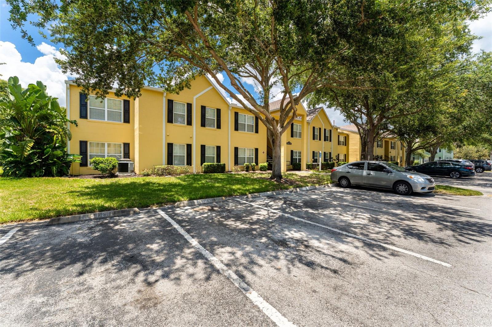 Image 4 of 35 For 2041 Dixie Belle Drive 2041c