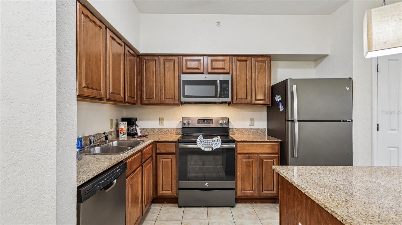 Image 4 of 34 For 12527 Floridays Resort Drive 410e