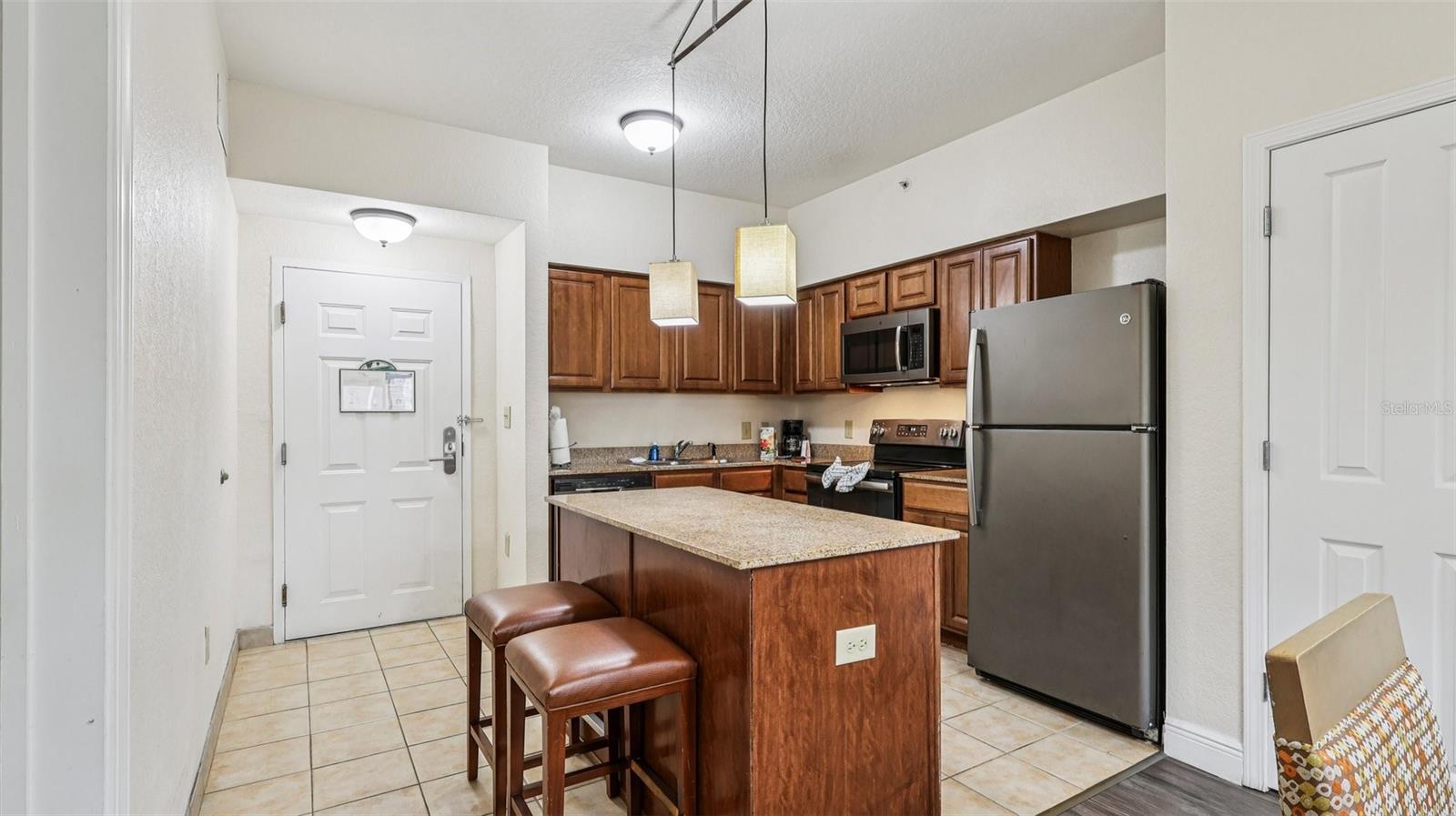 Image 6 of 34 For 12527 Floridays Resort Drive 410e
