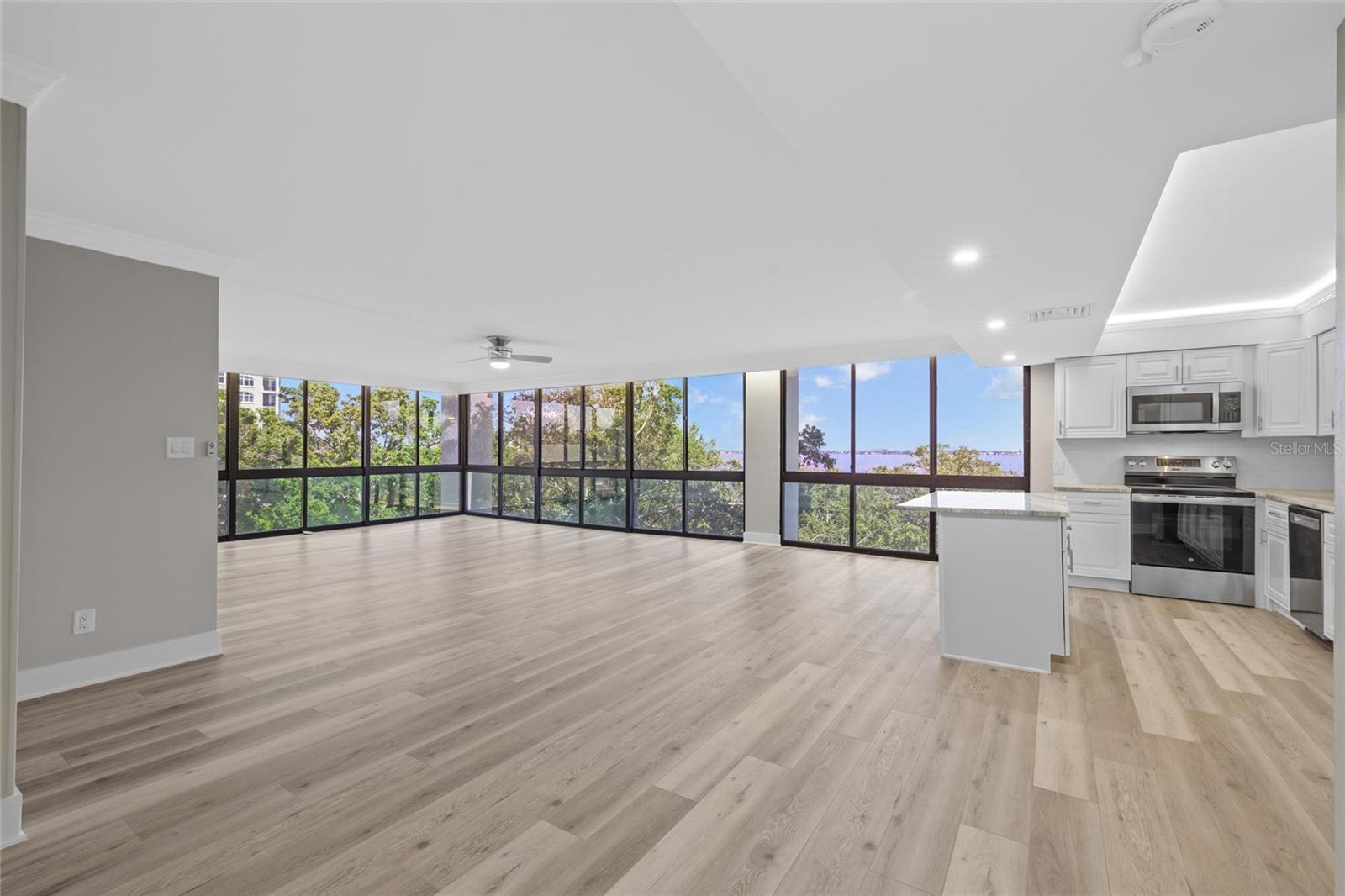 Image 15 of 45 For 3301 Bayshore Boulevard 503