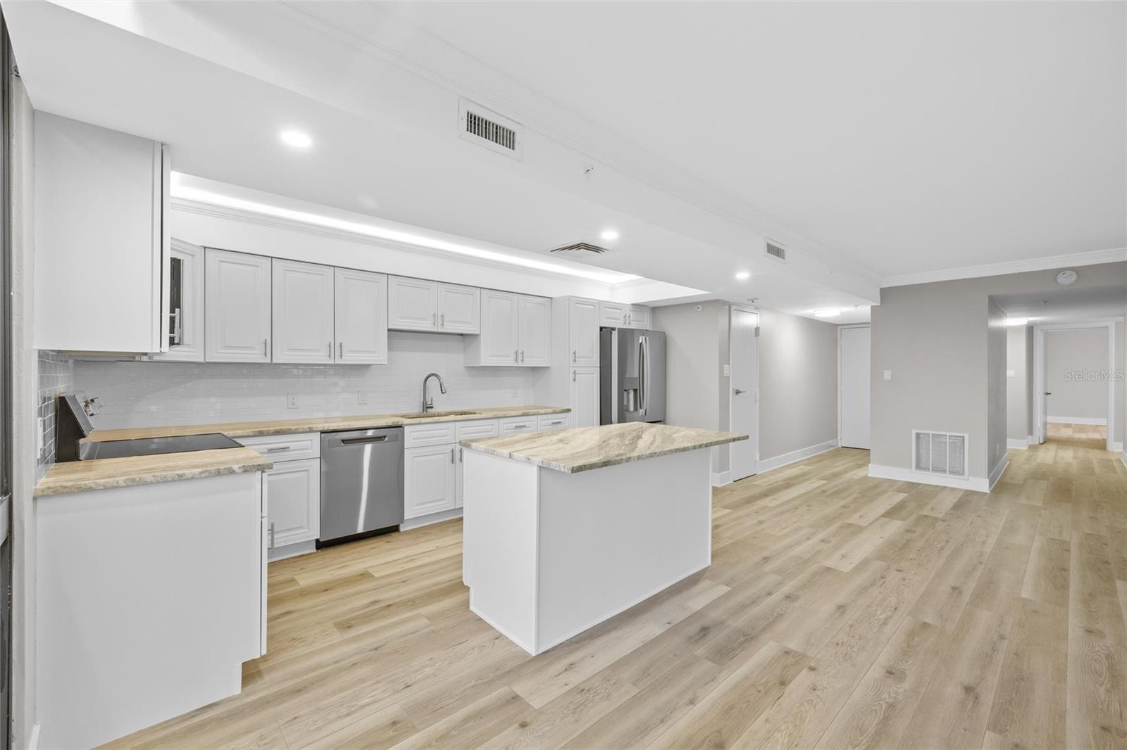 Image 24 of 45 For 3301 Bayshore Boulevard 503