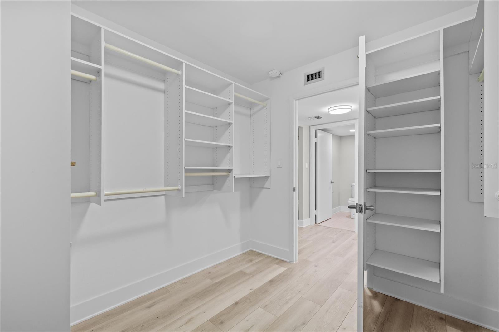 Image 32 of 45 For 3301 Bayshore Boulevard 503