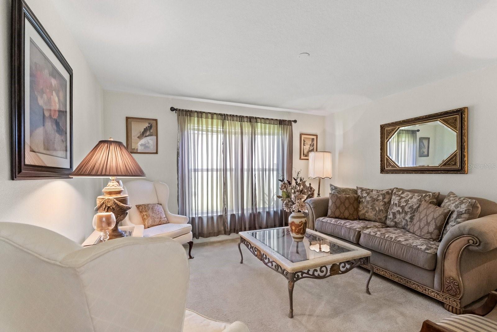 Image 4 of 17 For 140 Oak View Place