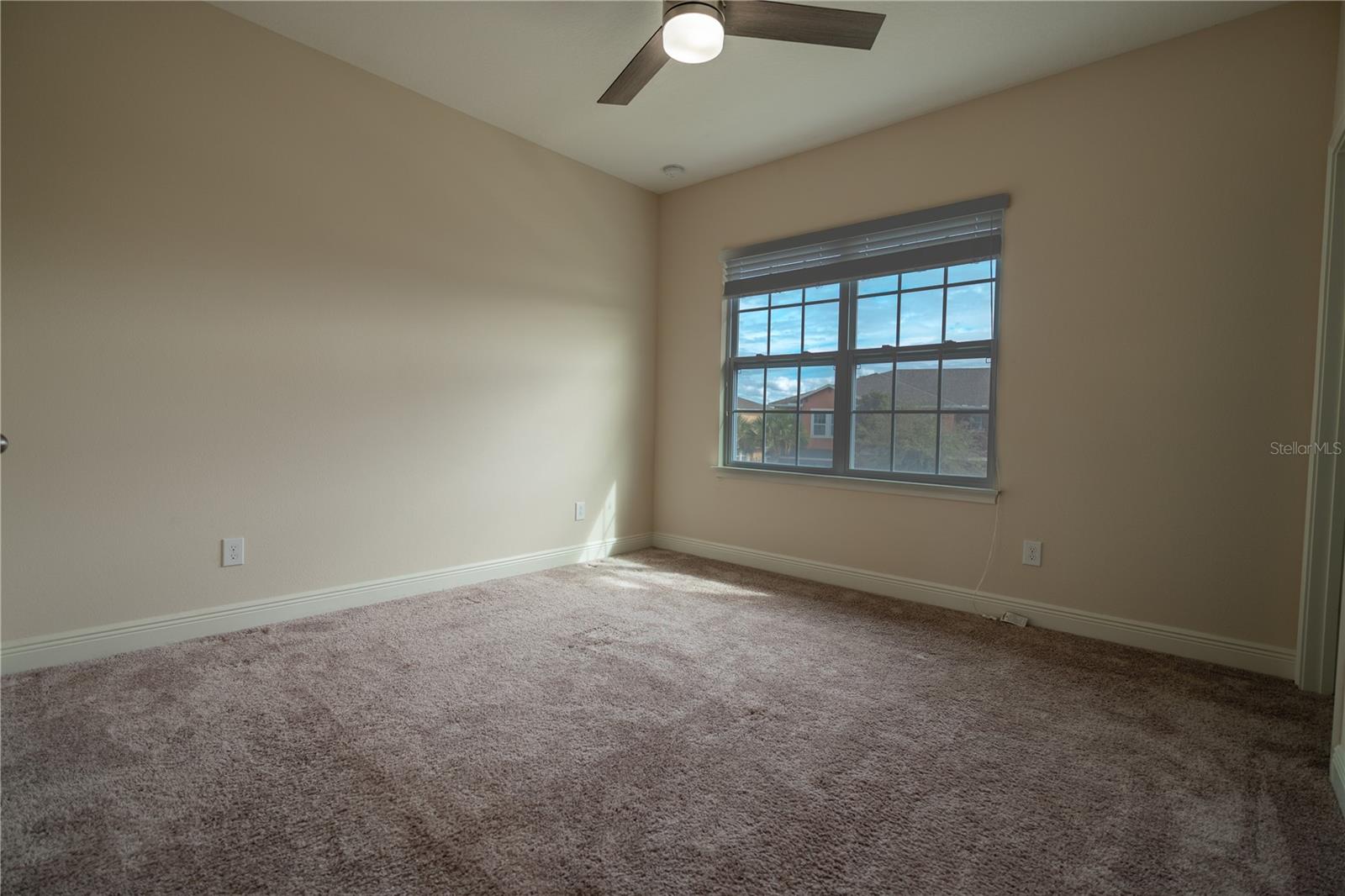 Image 13 of 26 For 15471 Honeybell Drive