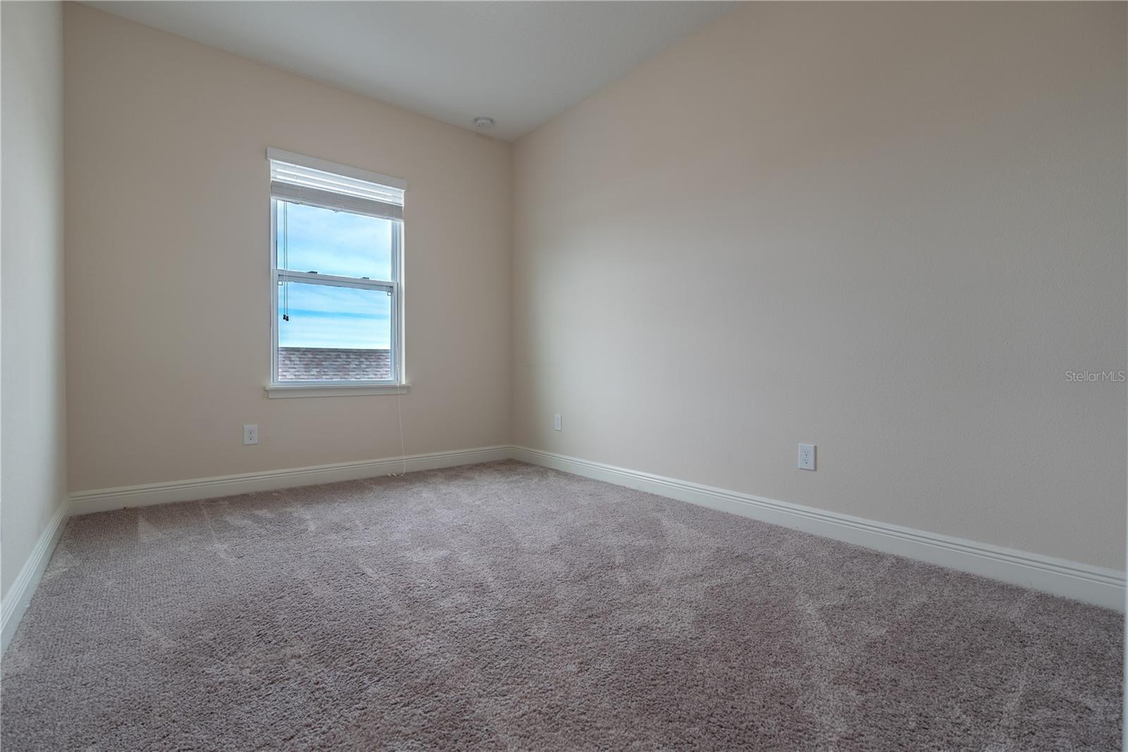 Image 15 of 26 For 15471 Honeybell Drive