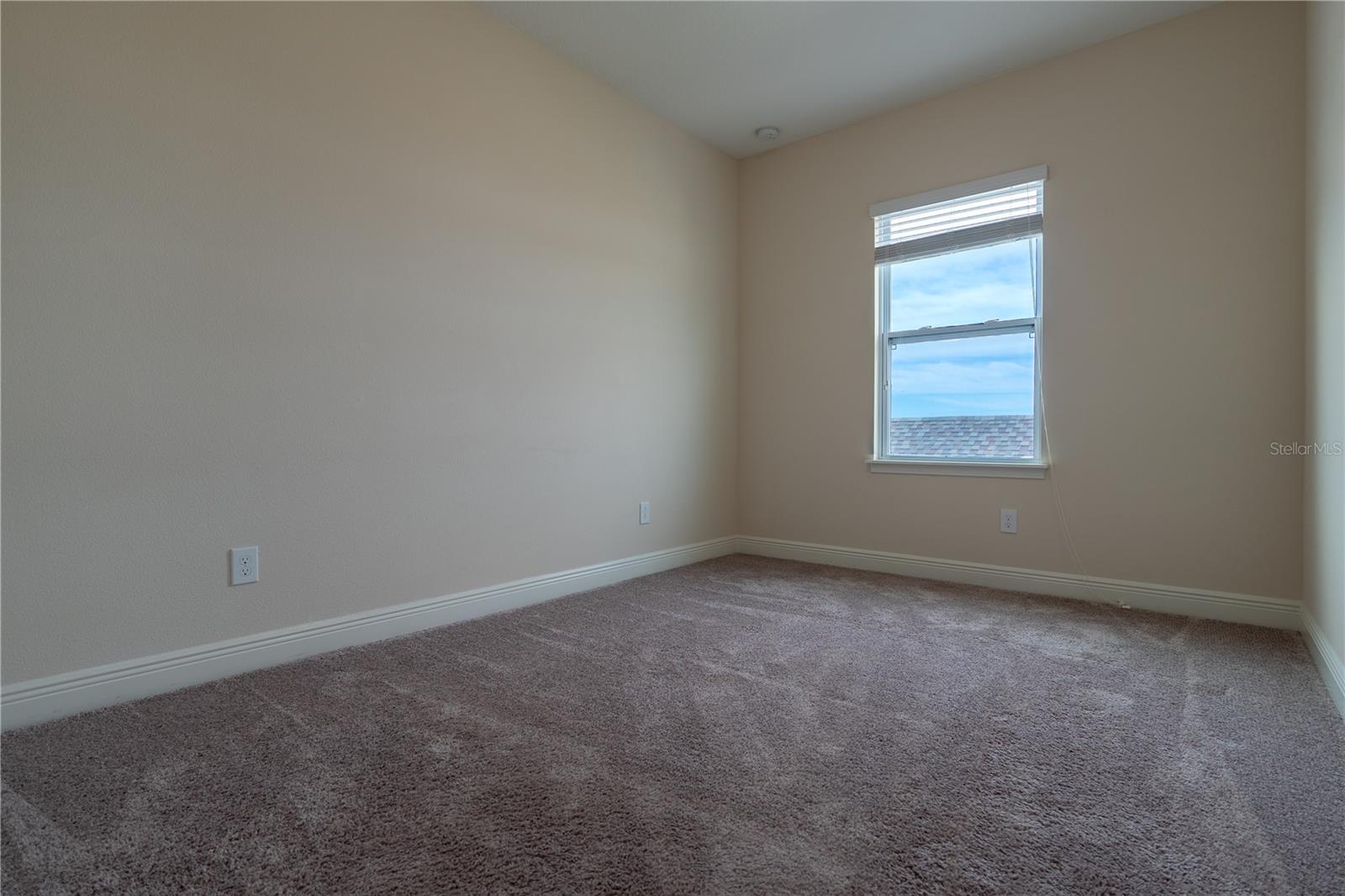 Image 18 of 26 For 15471 Honeybell Drive
