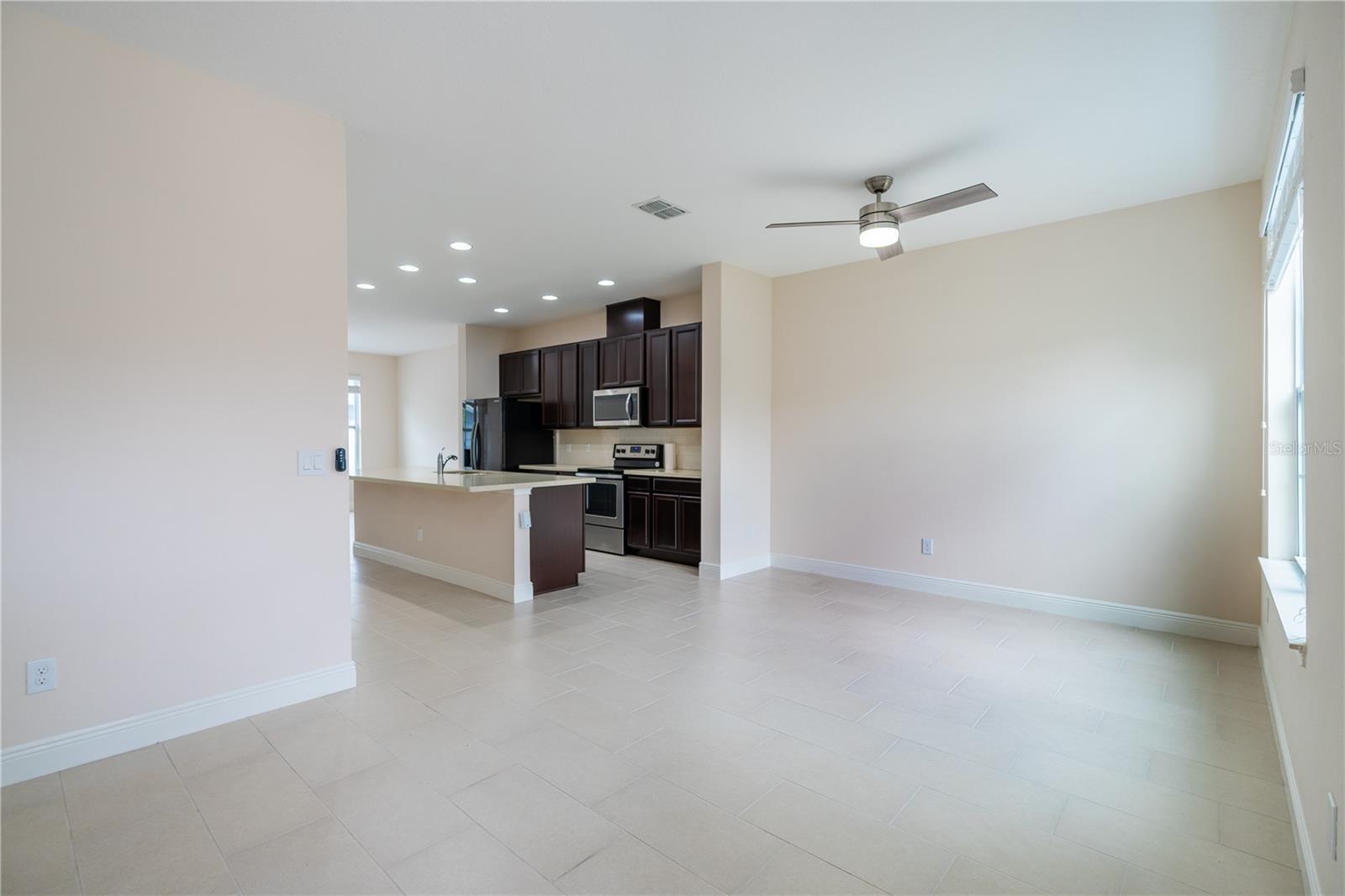 Image 4 of 26 For 15471 Honeybell Drive