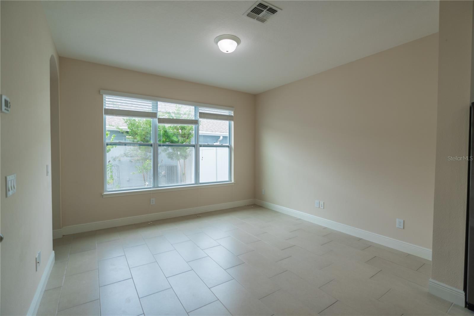 Image 5 of 26 For 15471 Honeybell Drive