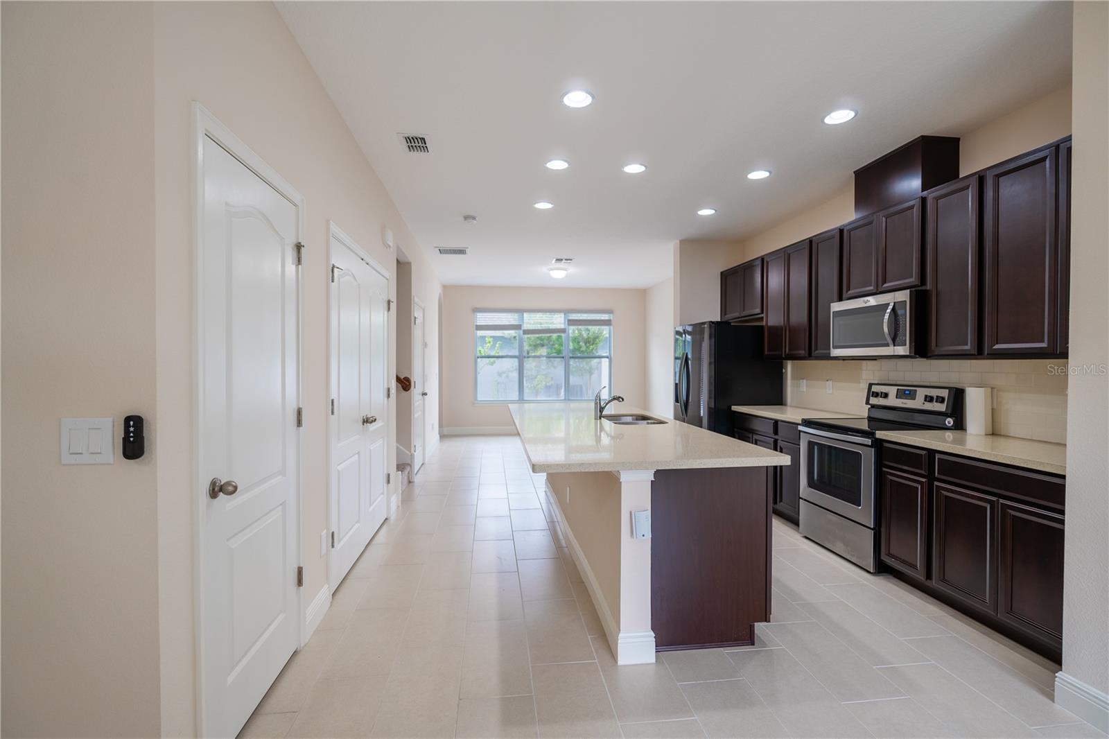 Image 6 of 26 For 15471 Honeybell Drive