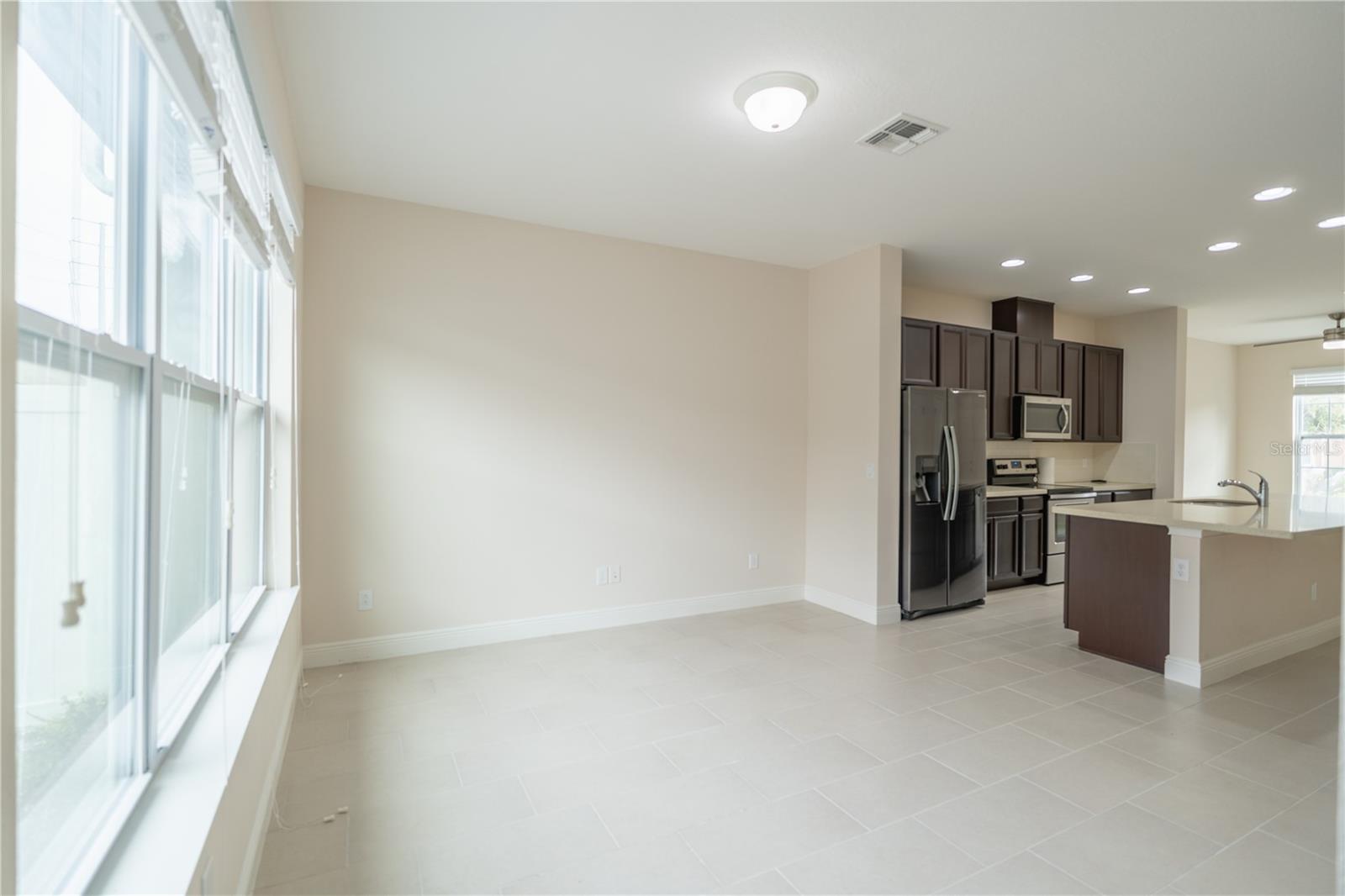 Image 7 of 26 For 15471 Honeybell Drive