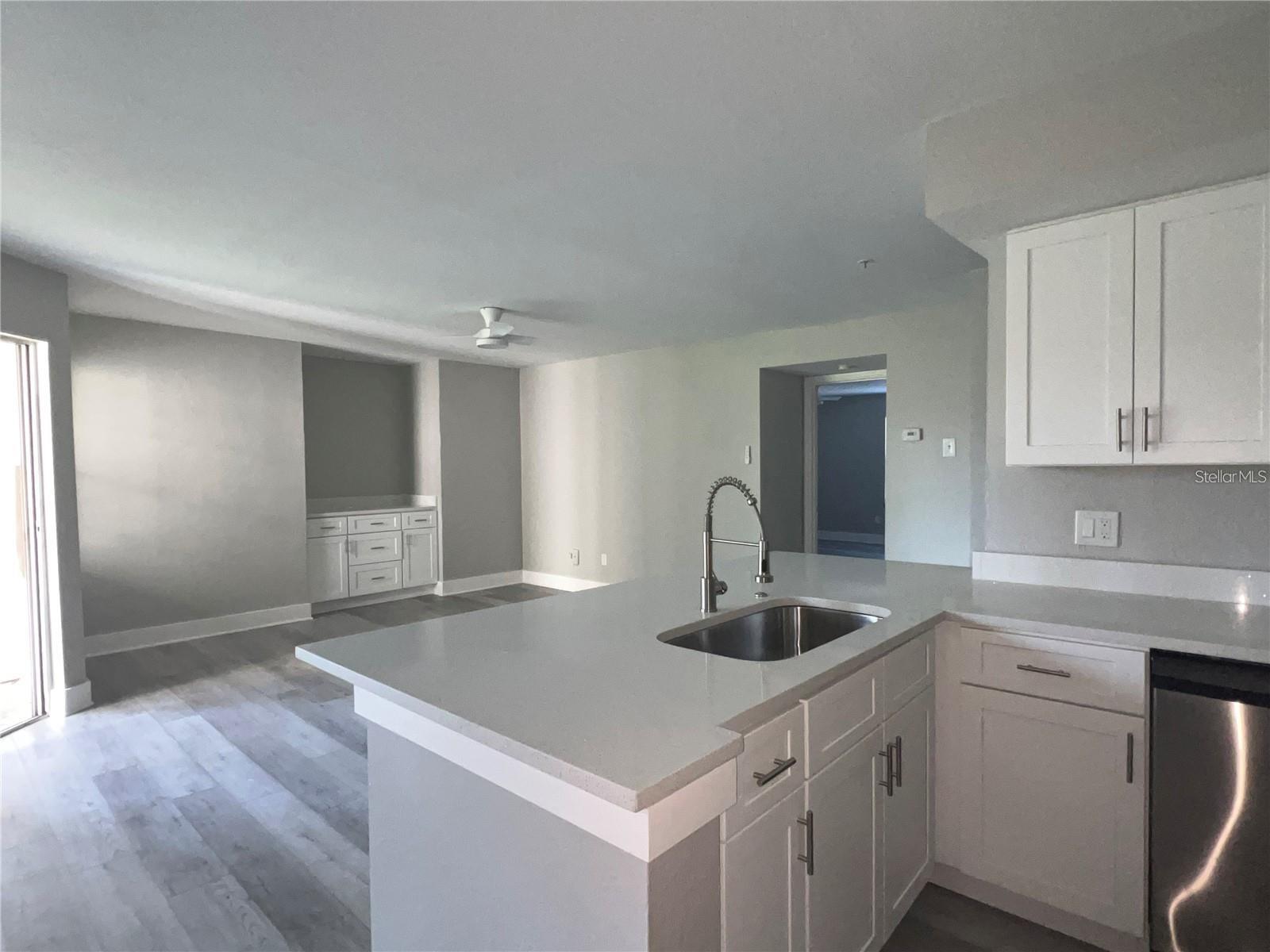 Image 4 of 22 For 7280 Westpointe Boulevard 826