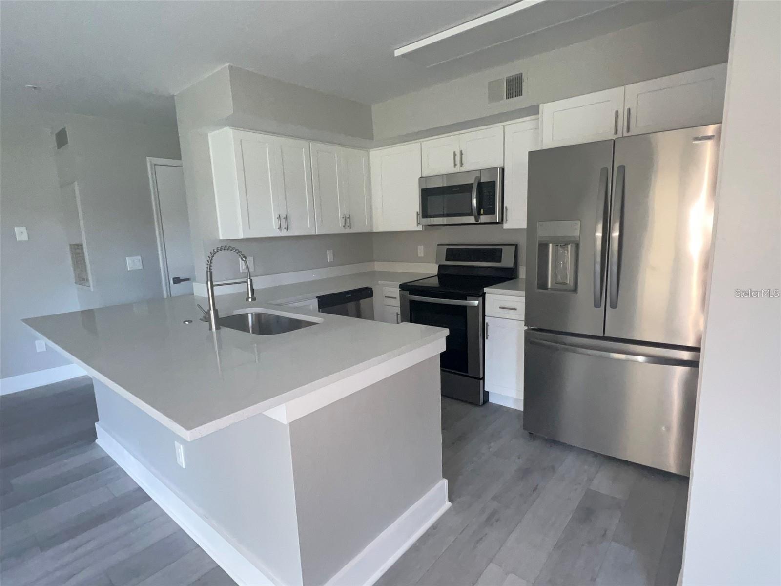 Image 5 of 22 For 7280 Westpointe Boulevard 826