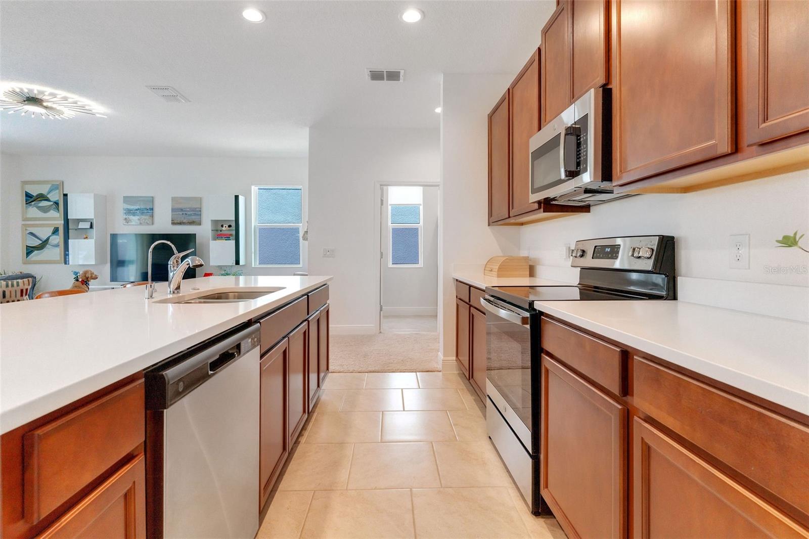 Image 13 of 42 For 14509 Crestavista Avenue