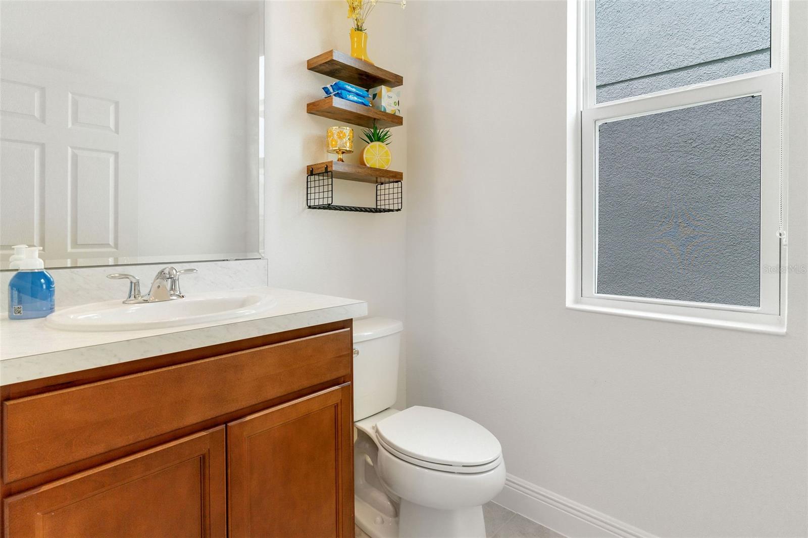 Image 17 of 42 For 14509 Crestavista Avenue