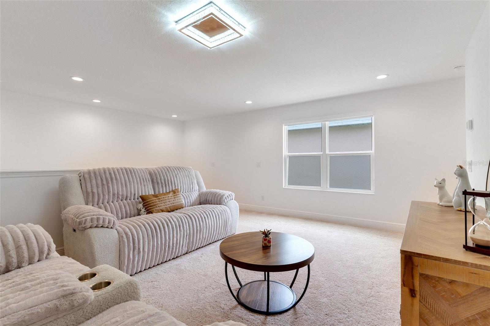 Image 22 of 42 For 14509 Crestavista Avenue