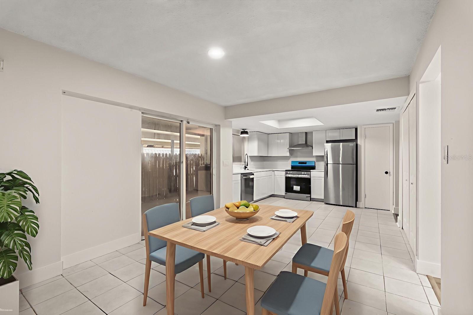 Image 5 of 15 For 5426 Fairwood Way 702