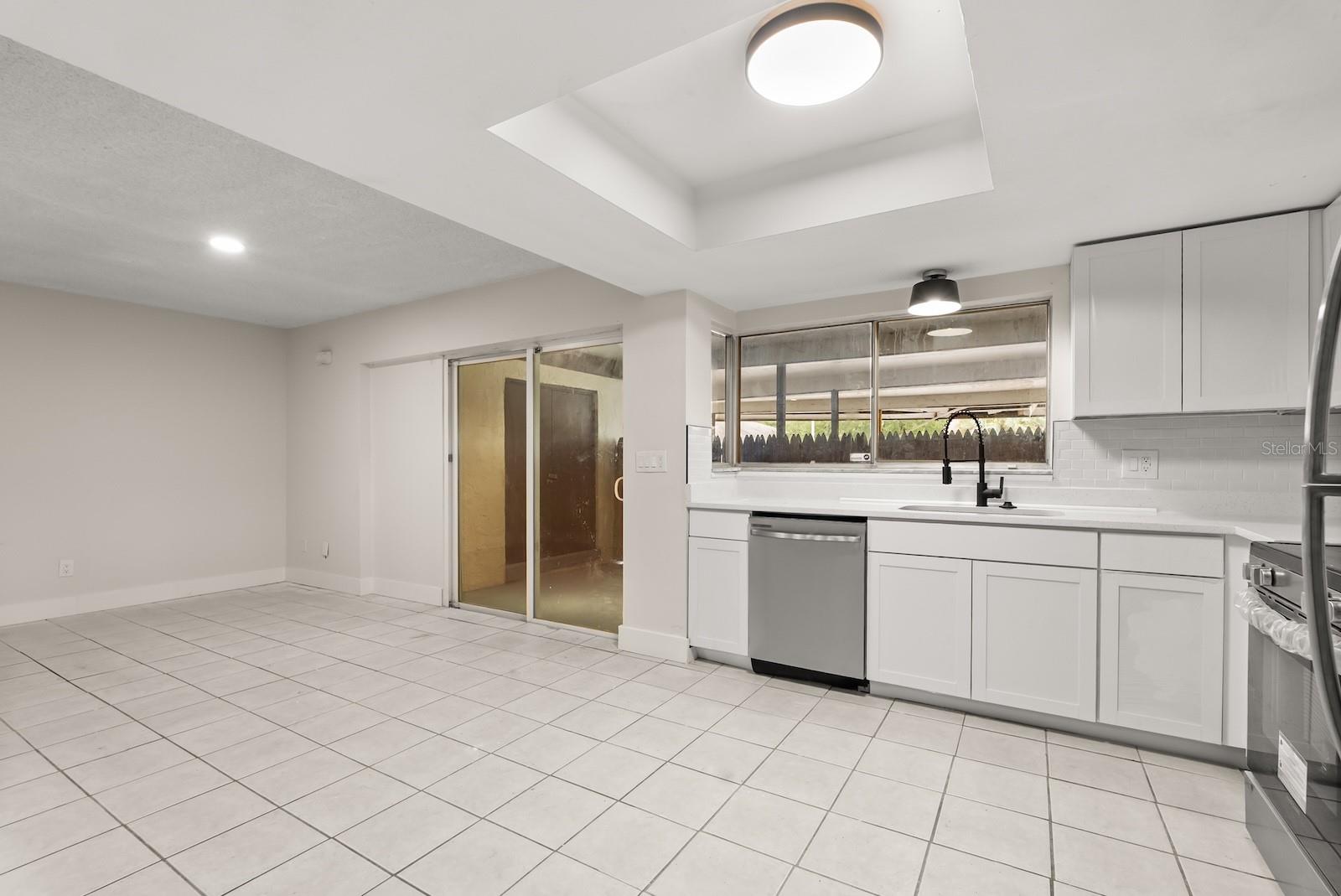 Image 6 of 15 For 5426 Fairwood Way 702