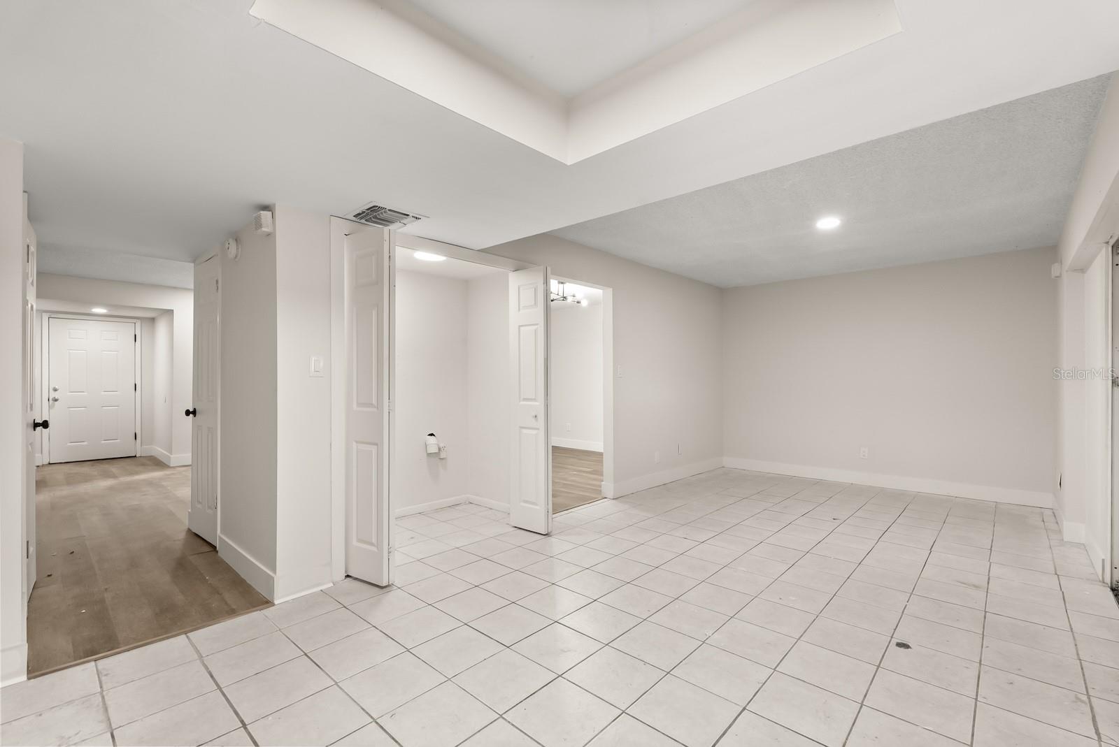 Image 7 of 15 For 5426 Fairwood Way 702