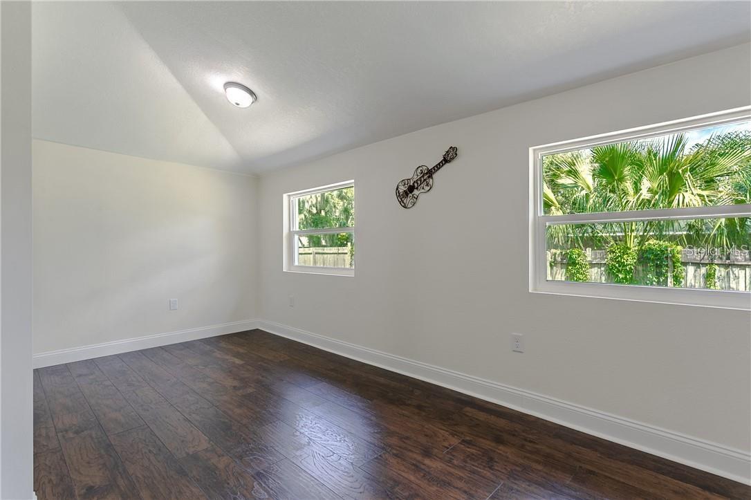 Image 7 of 13 For 2286 Crescent Drive