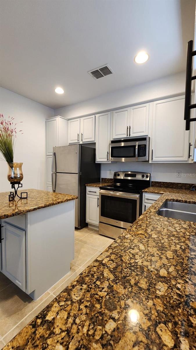 Image 12 of 41 For 2616 Bella Vista Drive