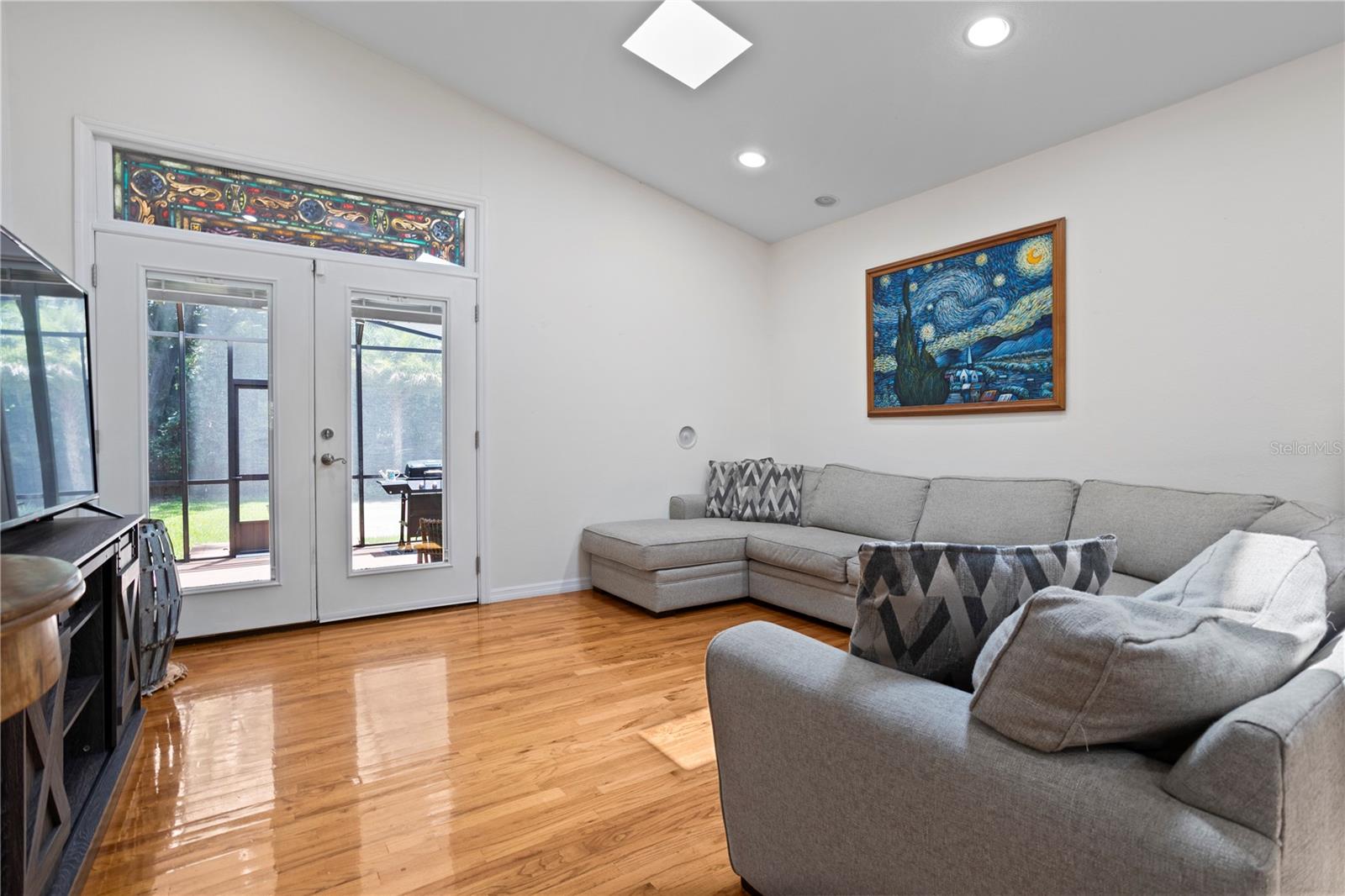 Image 19 of 55 For 208 Brewer Avenue