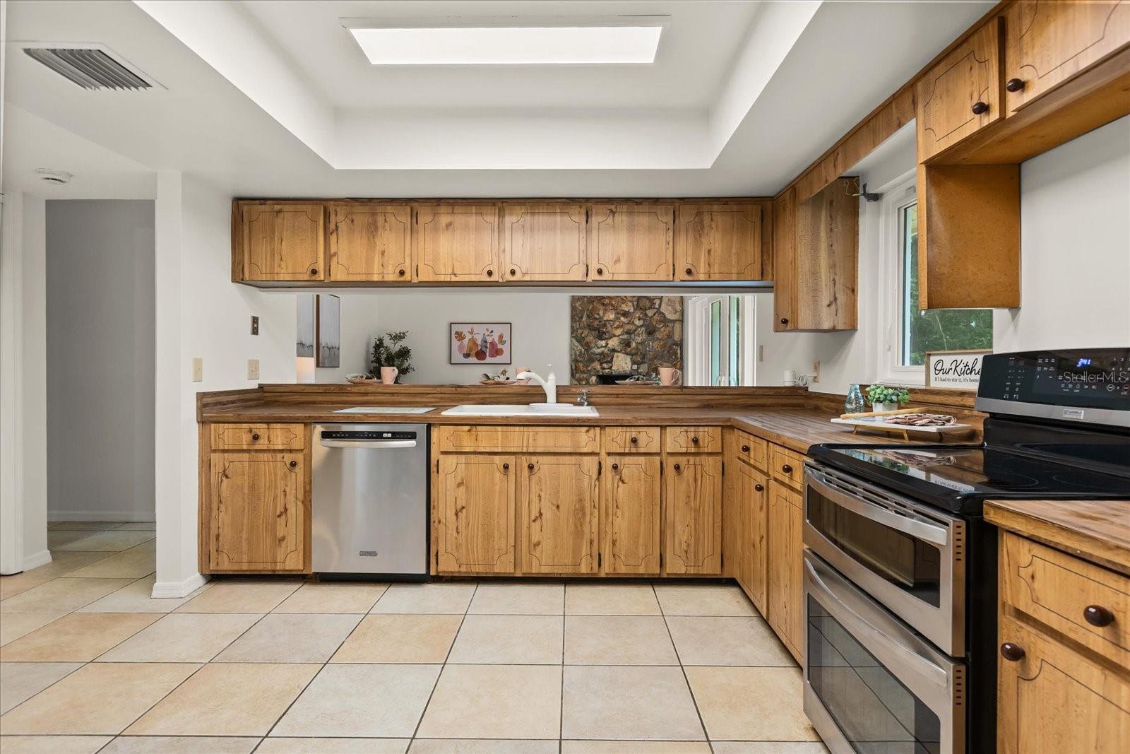 Image 9 of 48 For 1202 Kumquat Court