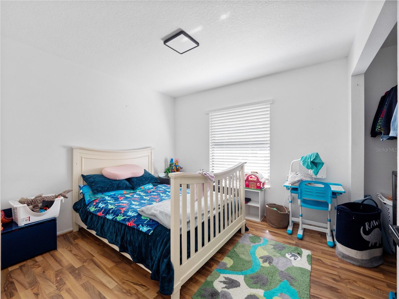 Image 16 of 37 For 431 Hawthorn Circle