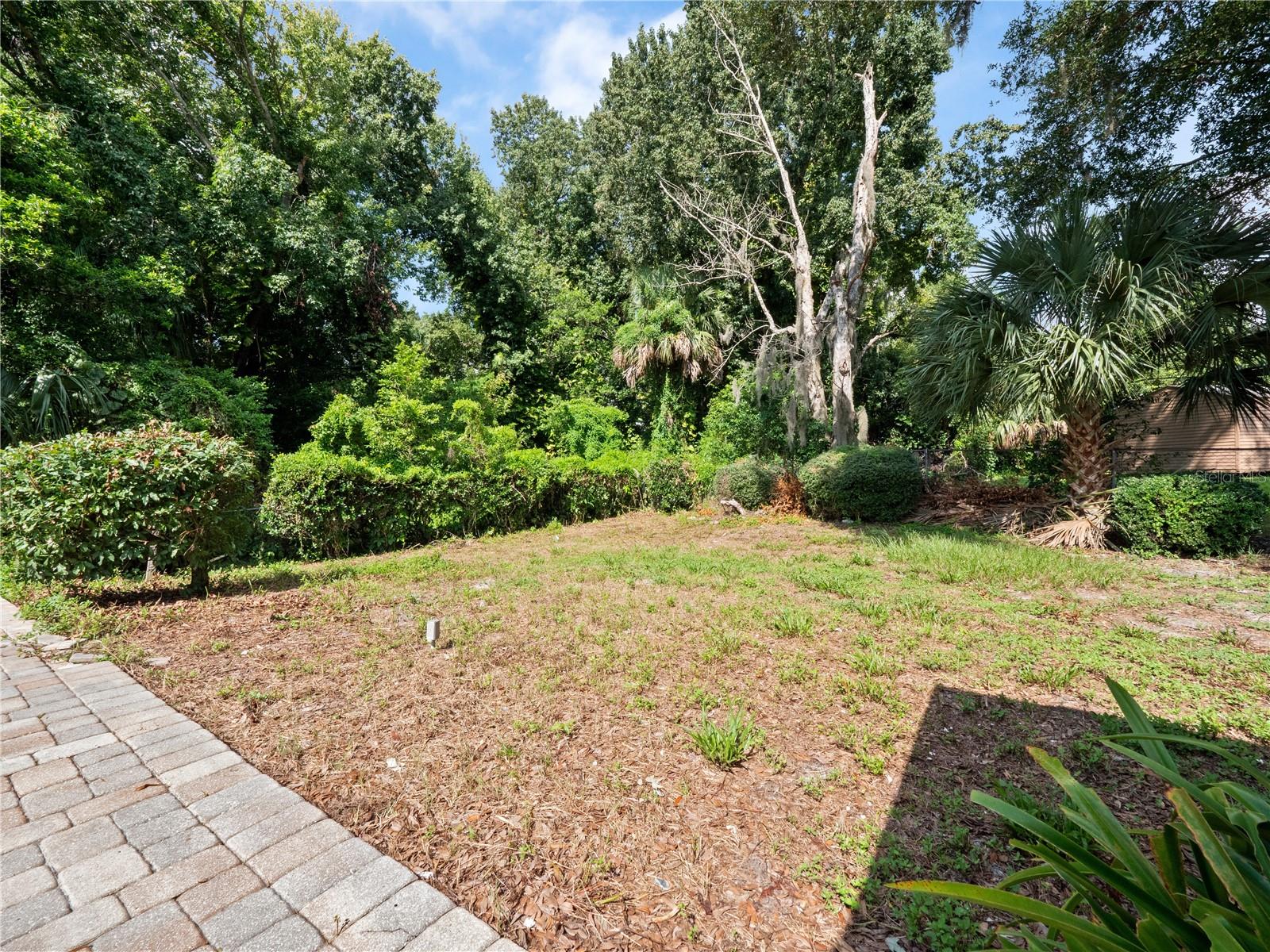 Image 27 of 37 For 431 Hawthorn Circle