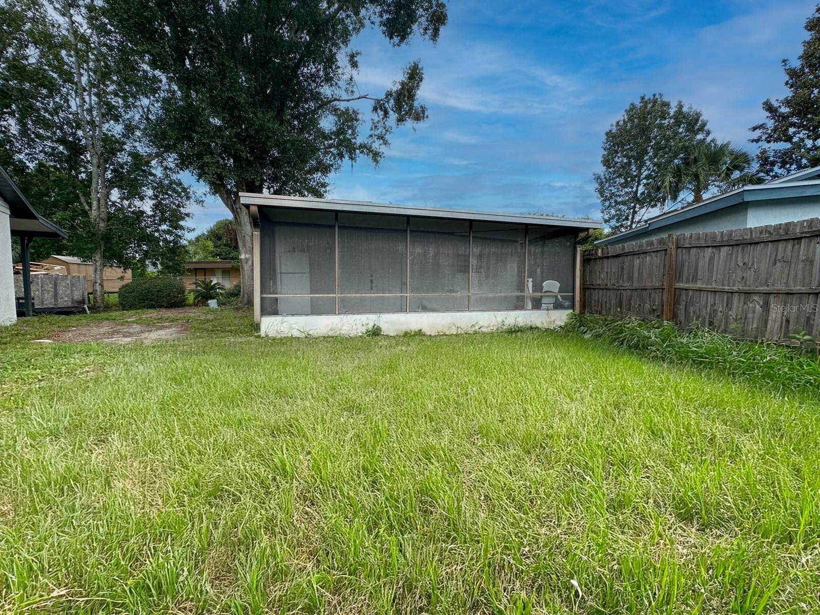 Image 28 of 37 For 431 Hawthorn Circle