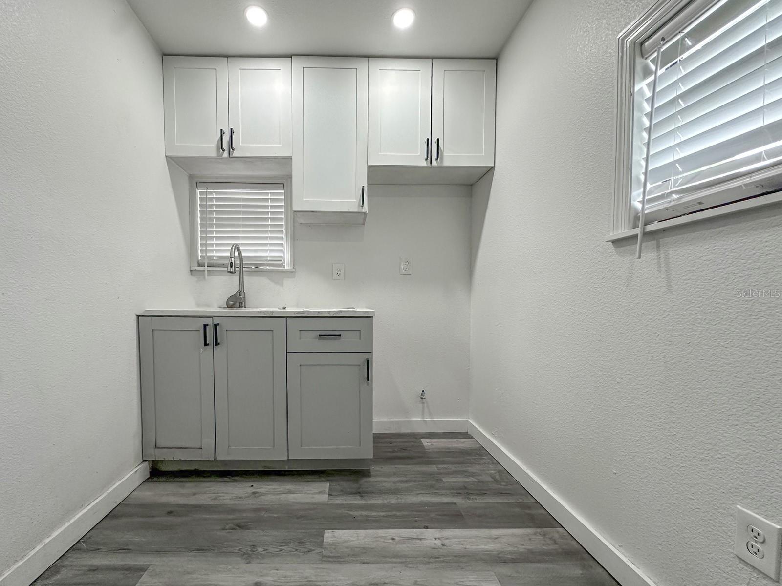 Image 31 of 37 For 431 Hawthorn Circle