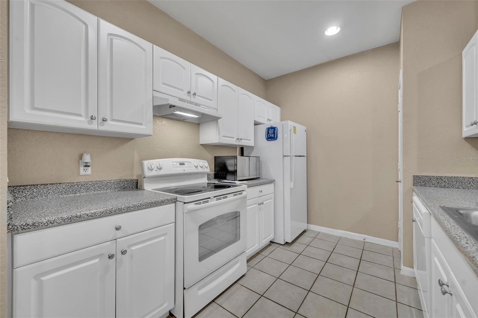 Image 11 of 31 For 860 Orange Avenue 149