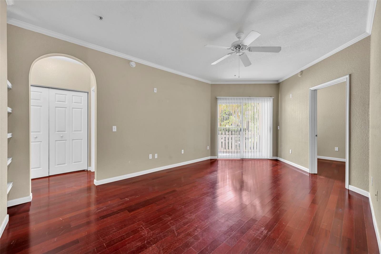 Image 14 of 31 For 860 Orange Avenue 149