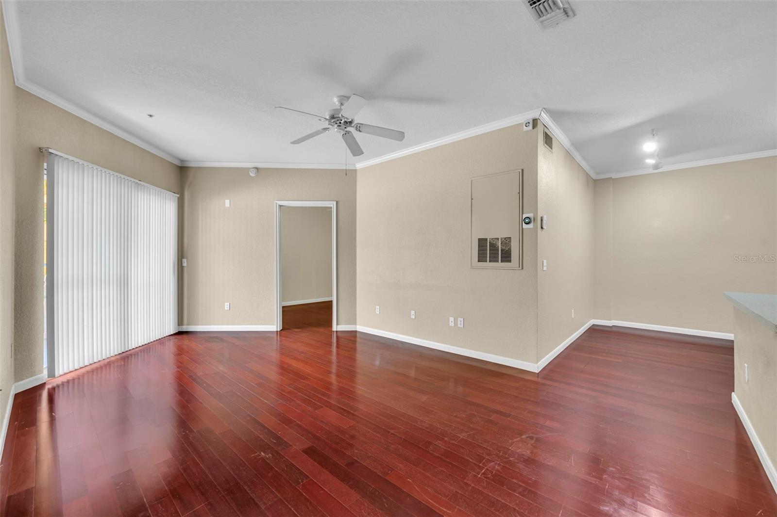 Image 15 of 31 For 860 Orange Avenue 149